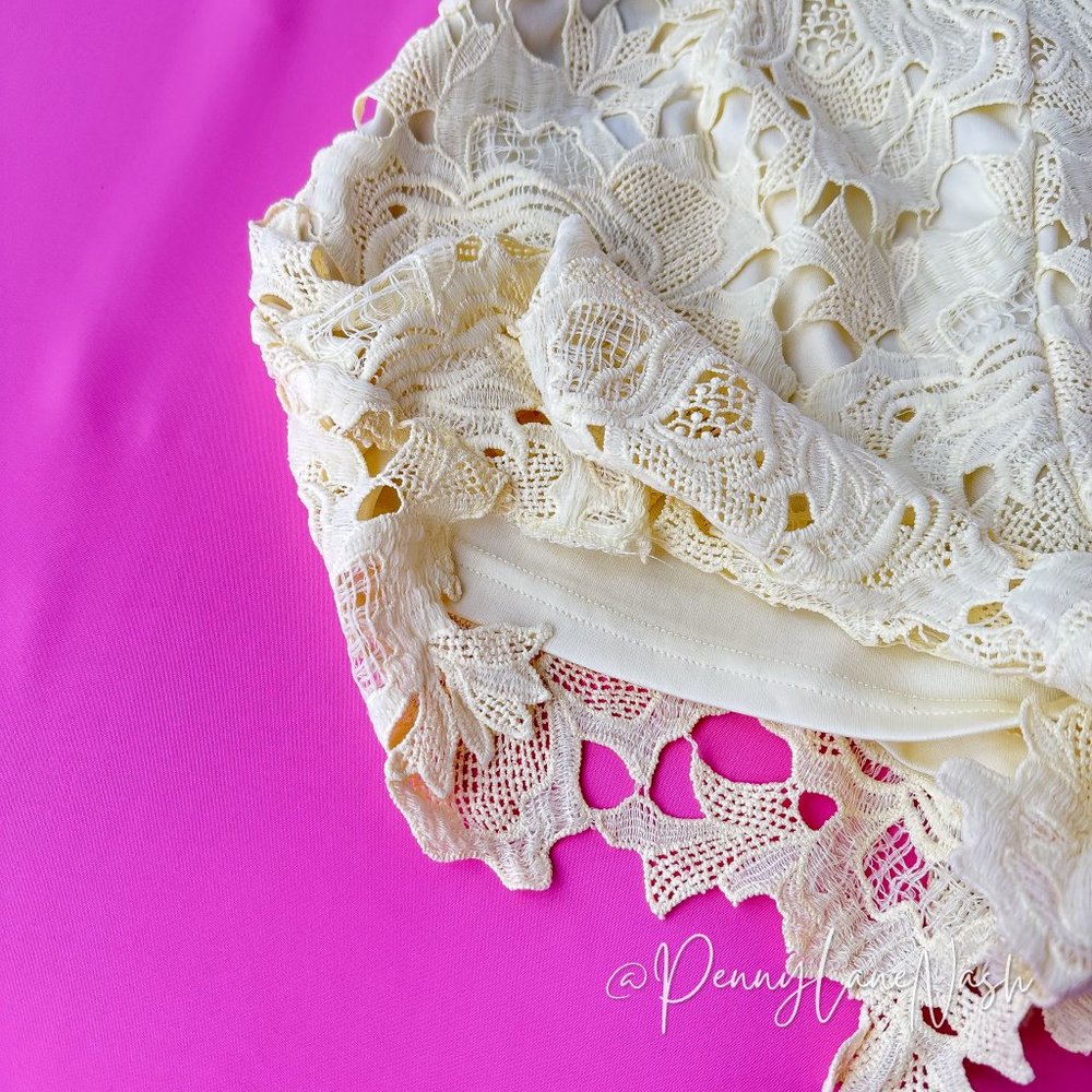 NWT Missguided Crochet Lace Shorts Lemon Size 6 - Picture 12 of 12